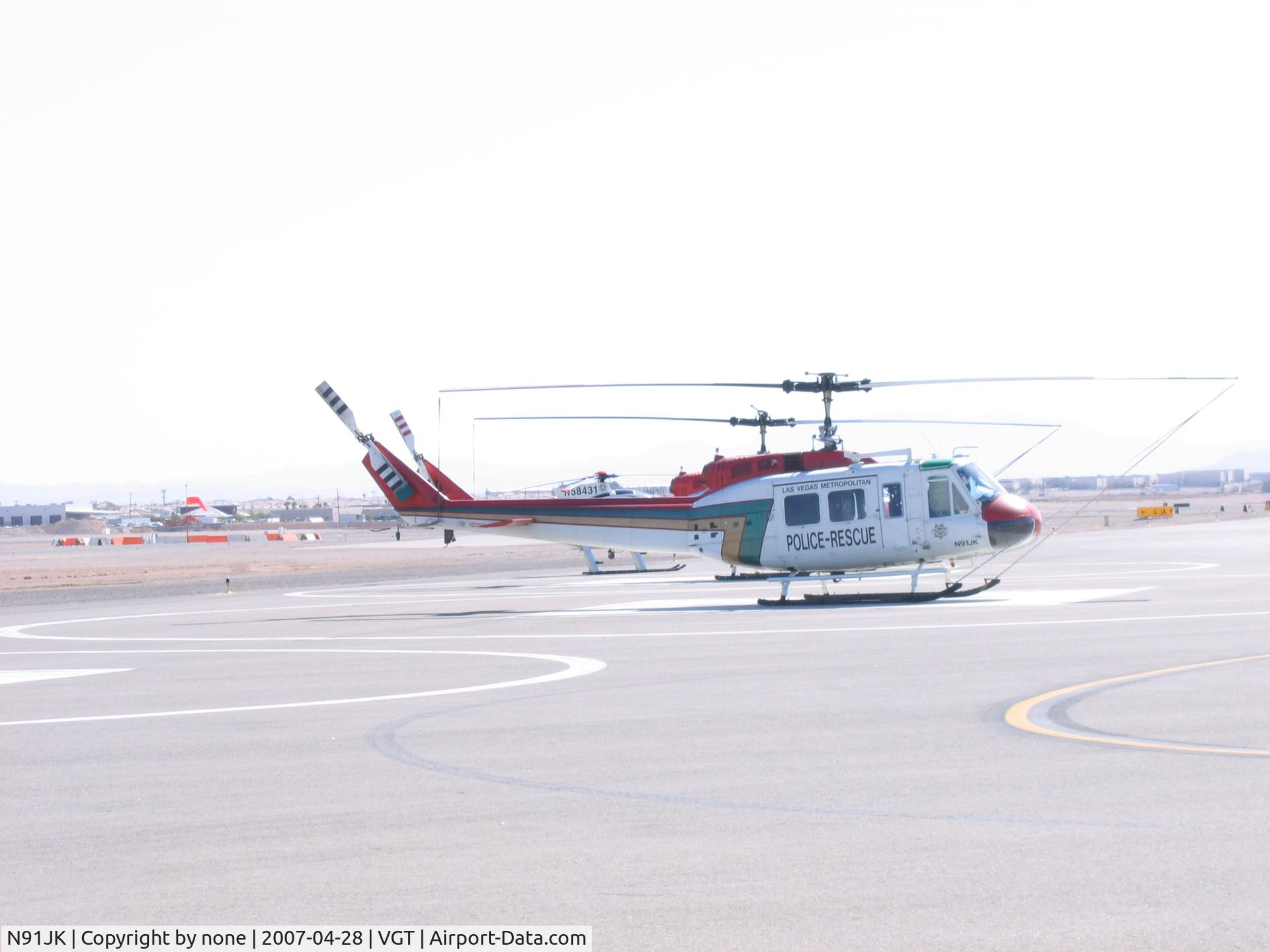 N91JK, Bell HH-1H Iroquois C/N 17126, Bell UH-1H Las Vegas Metro Police Department Search and Rescue.