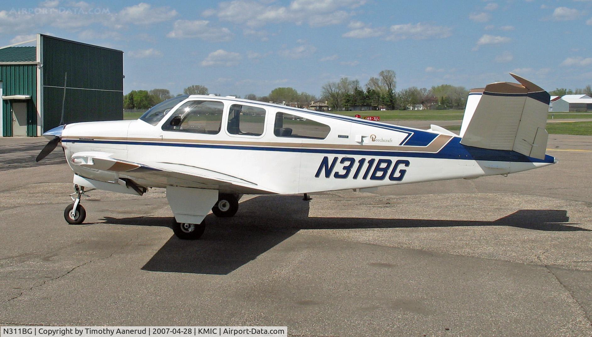 N311BG, 1971 Beech V35B Bonanza C/N D9276, Parked by the Crystal Shamrock hangars, 1971 Beech V35B, c/n D9276
