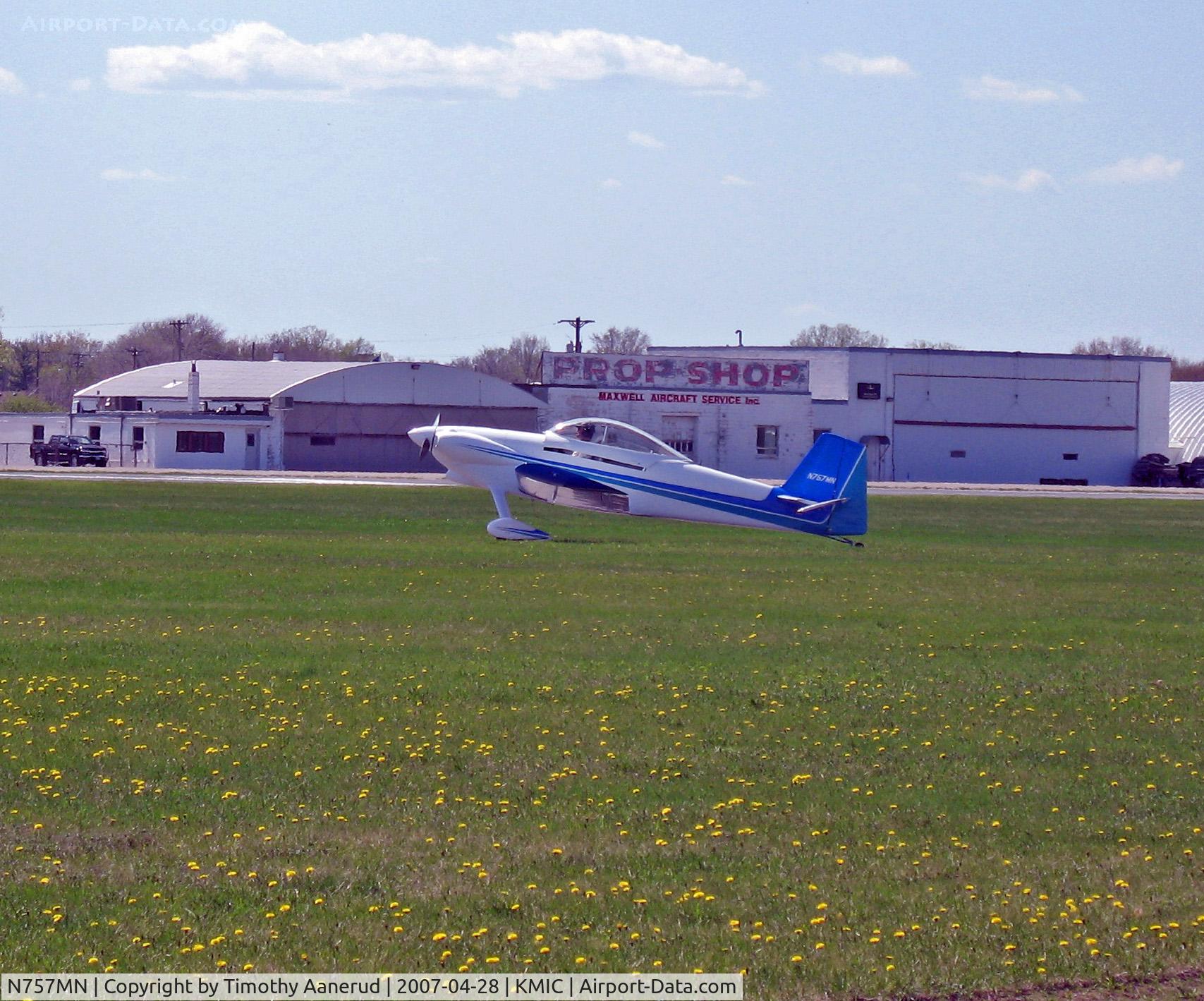 N757MN, 2005 Vans RV-4 C/N 2978, Taxing to the active runway