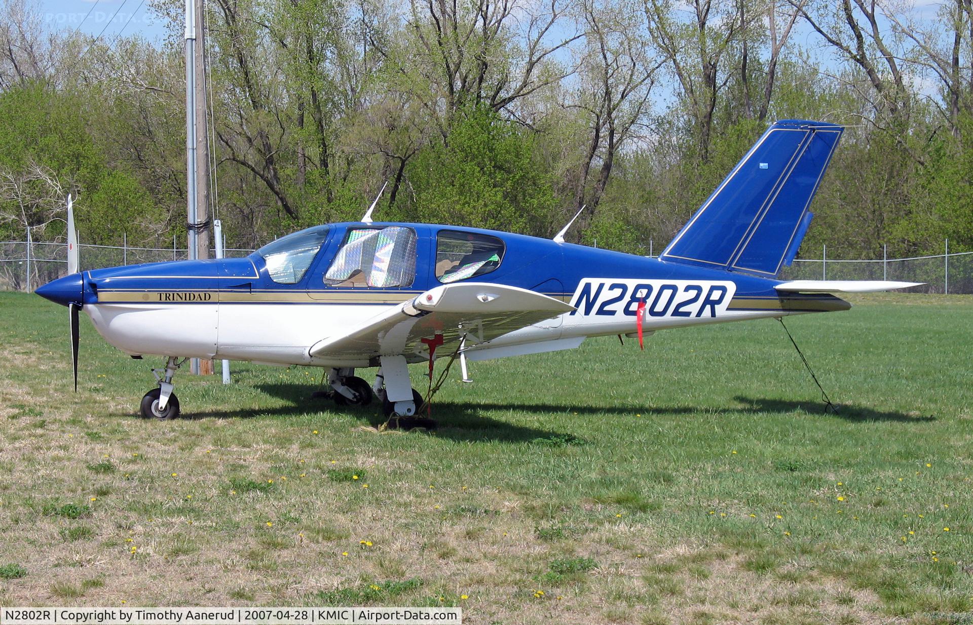 N2802R, Piper PA-28R-200 C/N 28R35290, Parked on the north side of Minneapolis Crystal