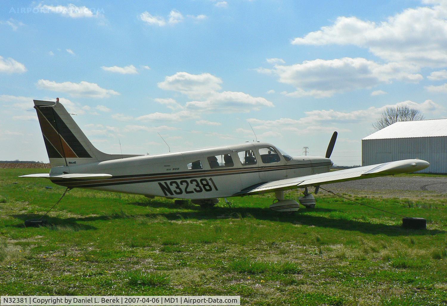 N32381, 1974 Piper PA-32-300 Cherokee Six C/N 32-7540036, Vintage 1974 Cherokee Six enjoys the peaceful surroundings of Massey Aerodrome.