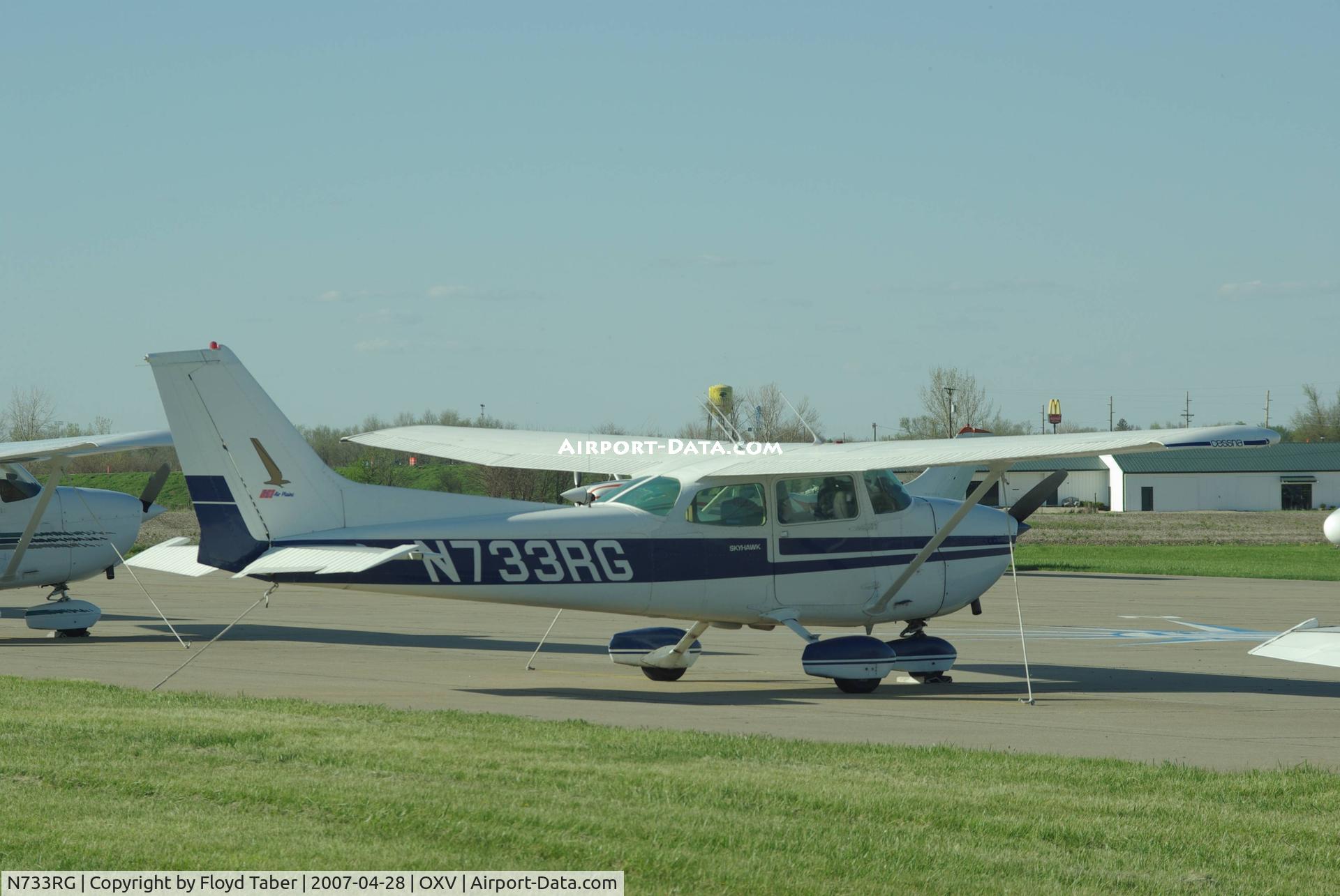 N733RG, Cessna 172N C/N 17268485, Coming for the Sprint Car Outlaw Races