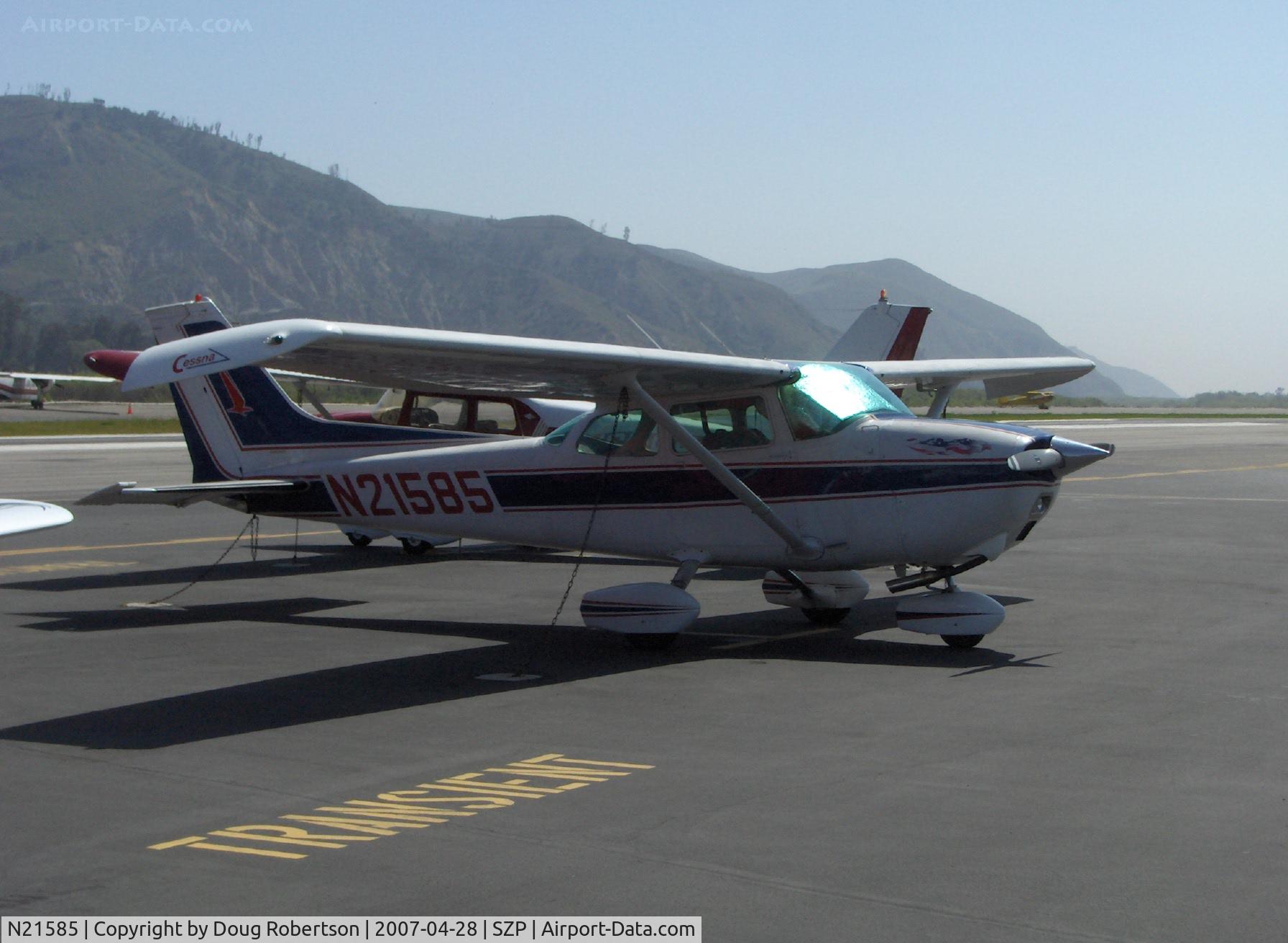 N21585, 1974 Cessna 172M C/N 17263978, 1974 Cessna 172M, Lycoming O-320-E2D 150 Hp, booster tips