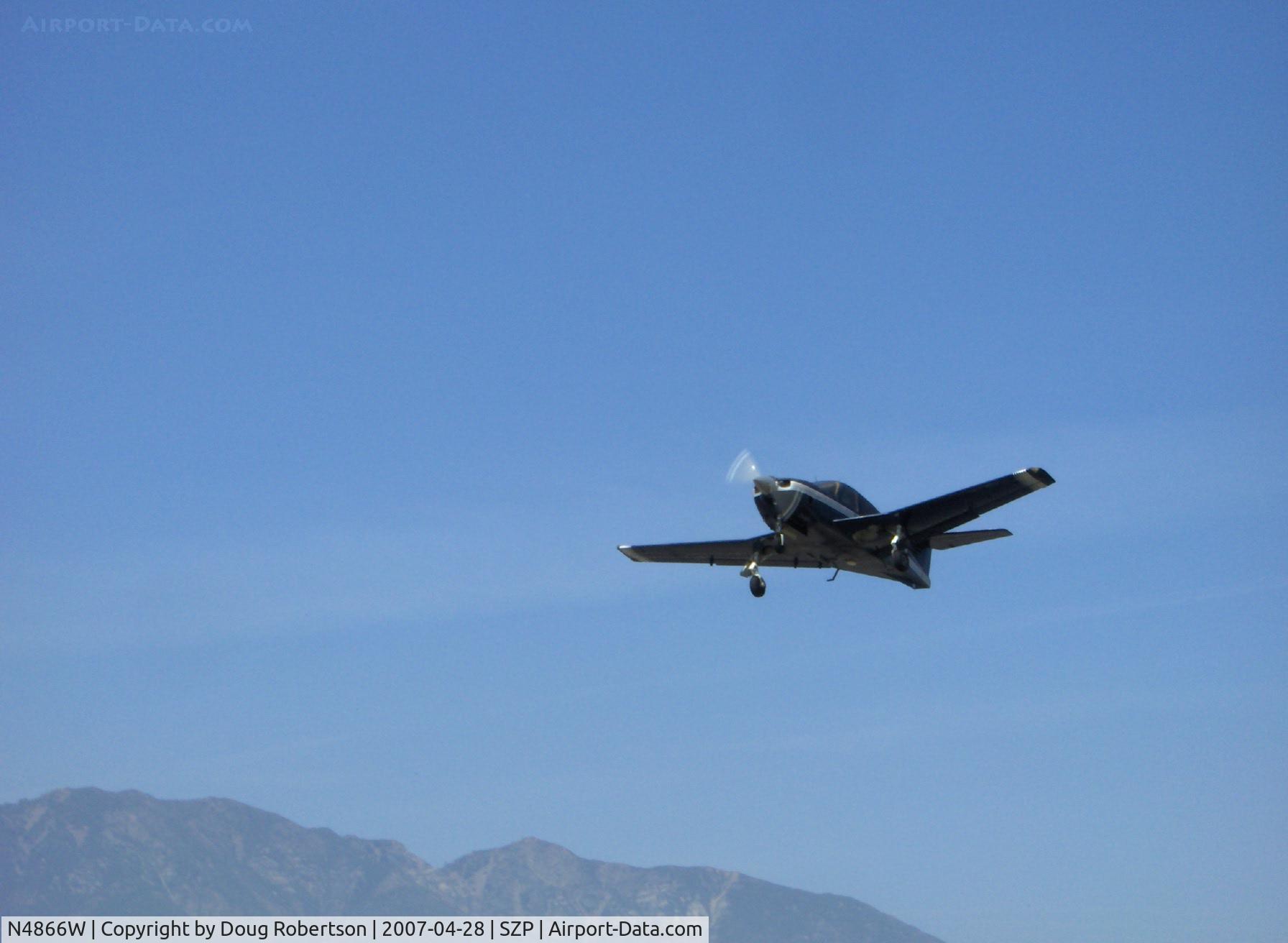 N4866W, 1976 Rockwell International 114 Commander C/N 14196, 1978 Rockwell COMMANDER 114, Lycoming IO-540-T4AD 260 Hp, takeoff climb Rwy 22