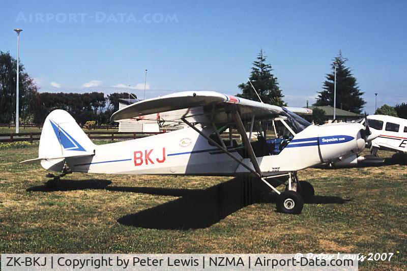 ZK-BKJ, Piper PA-18A-150 Super Cub C/N 18-4677, 150hp Cub, used as glider tug, taken 2003