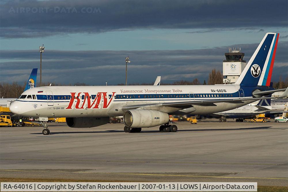RA-64016, 1995 Tupolev Tu-204-100 C/N 1450742364016, My first TU-204.