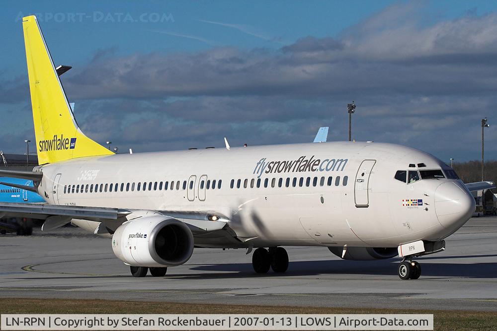 LN-RPN, 2000 Boeing 737-883 C/N 30470, Snowflake 737.