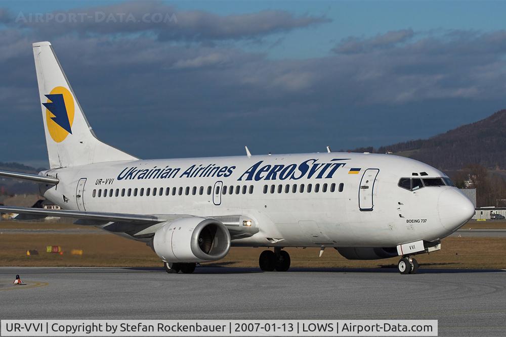 UR-VVI, 1990 Boeing 737-33A C/N 24461, Taxiing 737.