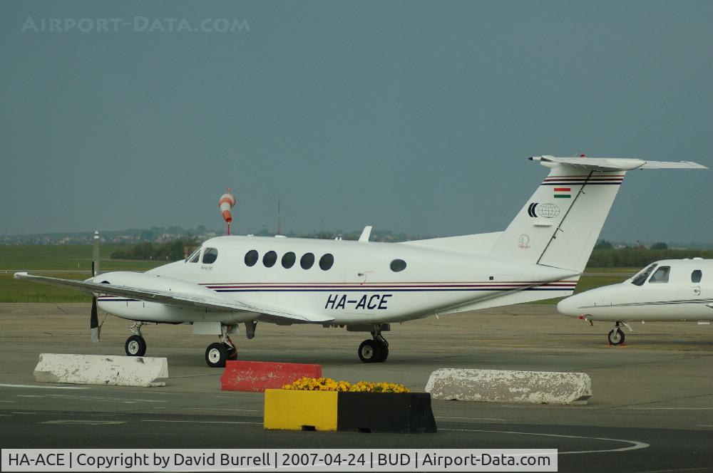 HA-ACE, 2005 Raytheon B200 King Air C/N BB-1902, Ferihegy Budapest
