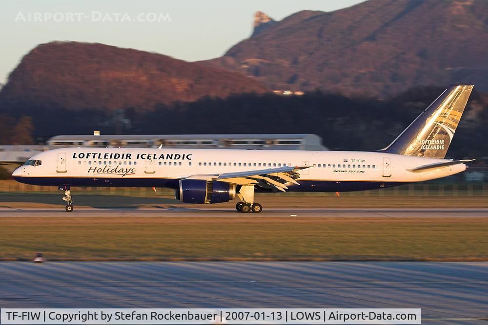 TF-FIW, 1990 Boeing 757-27B/ER C/N 24838, Loftleidir Icelandic landing in last ligh of the day.