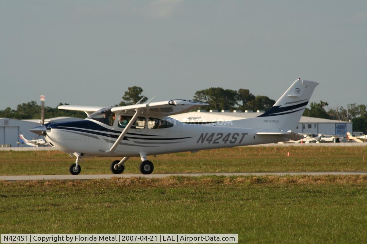 N424ST, 2005 Cessna 182T Skylane C/N 18281739, C182T