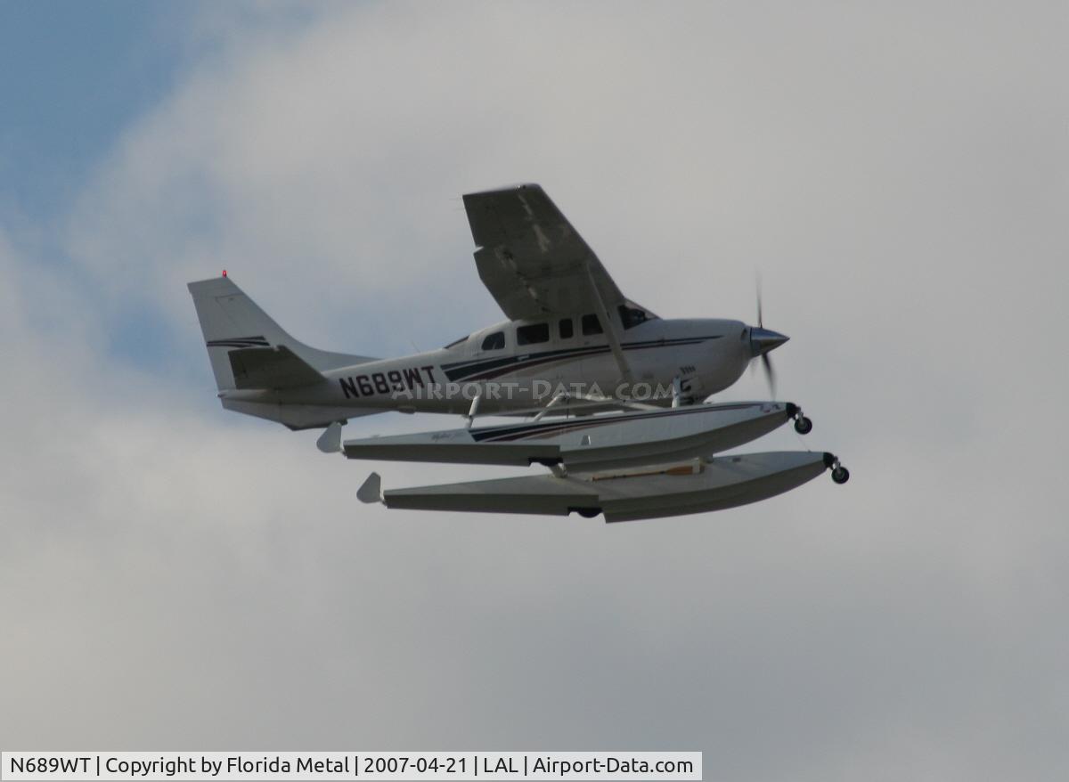 N689WT, 2000 Cessna 206H Stationair C/N 20608083, C206H