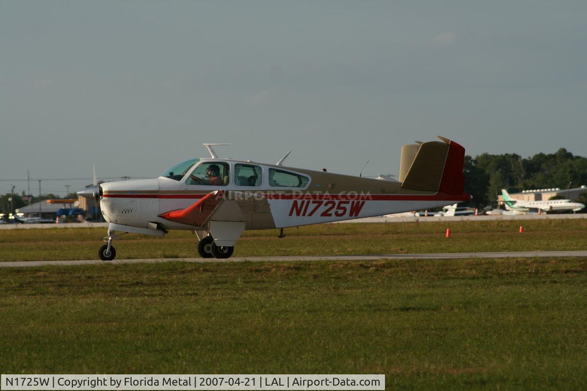 N1725W, 1972 Beech V35B Bonanza C/N D-9400, V35