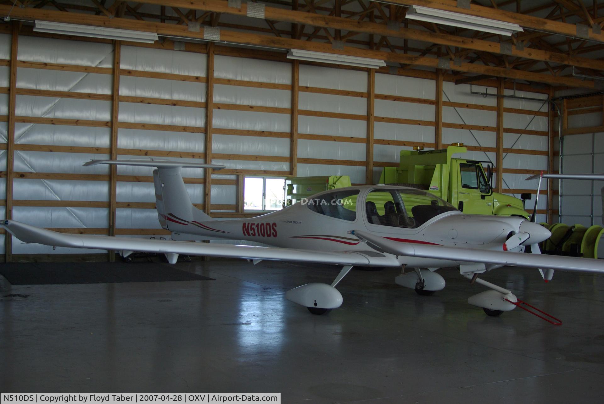 N510DS, 2002 Diamond DA-40 Diamond Star C/N 40.210,  Resident Diamond Star at OXV