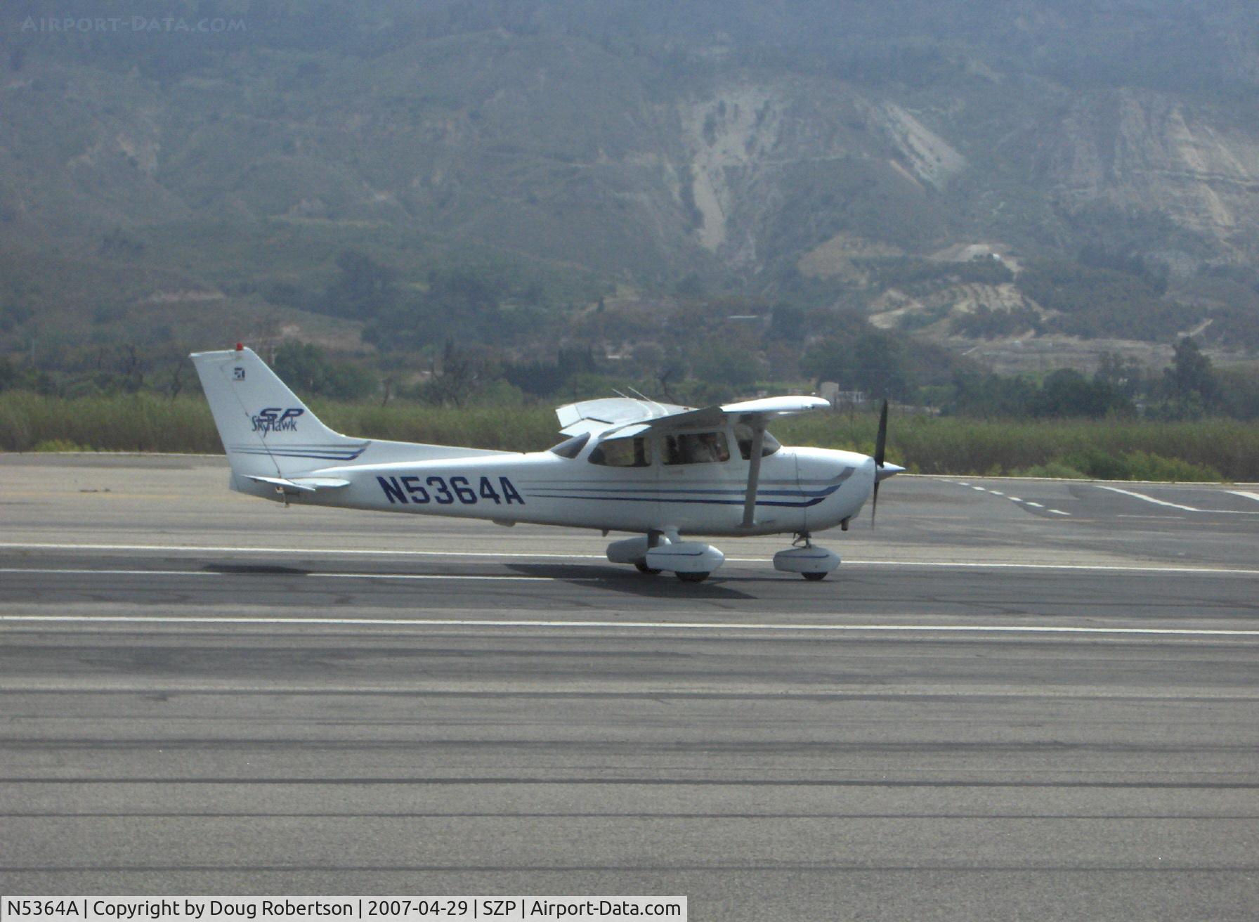N5364A, 2003 Cessna 172S C/N 172S9417, 2003 Cessna 172S SKYHAWK SP, Lycoming IO-360-L2A 180 Hp, takeoff roll Rwy 22