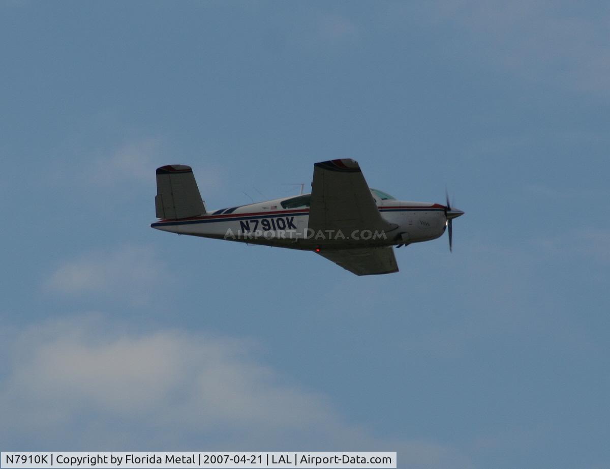 N7910K, 1964 Beech S35 Bonanza C/N D-7405, S35