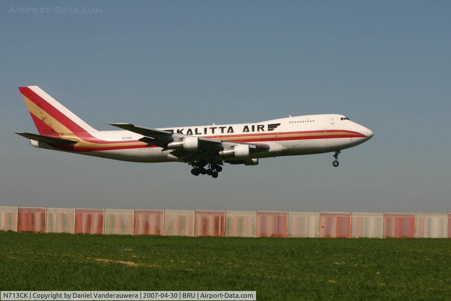 N713CK, 1975 Boeing 747-2B4B C/N 21099, shortly before landing on rwy 02