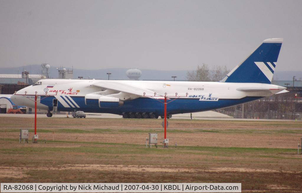 RA-82068, 1993 Antonov An-124-100 Ruslan C/N x770051359127, Always love the AN-124. This departing for EINN in a while
