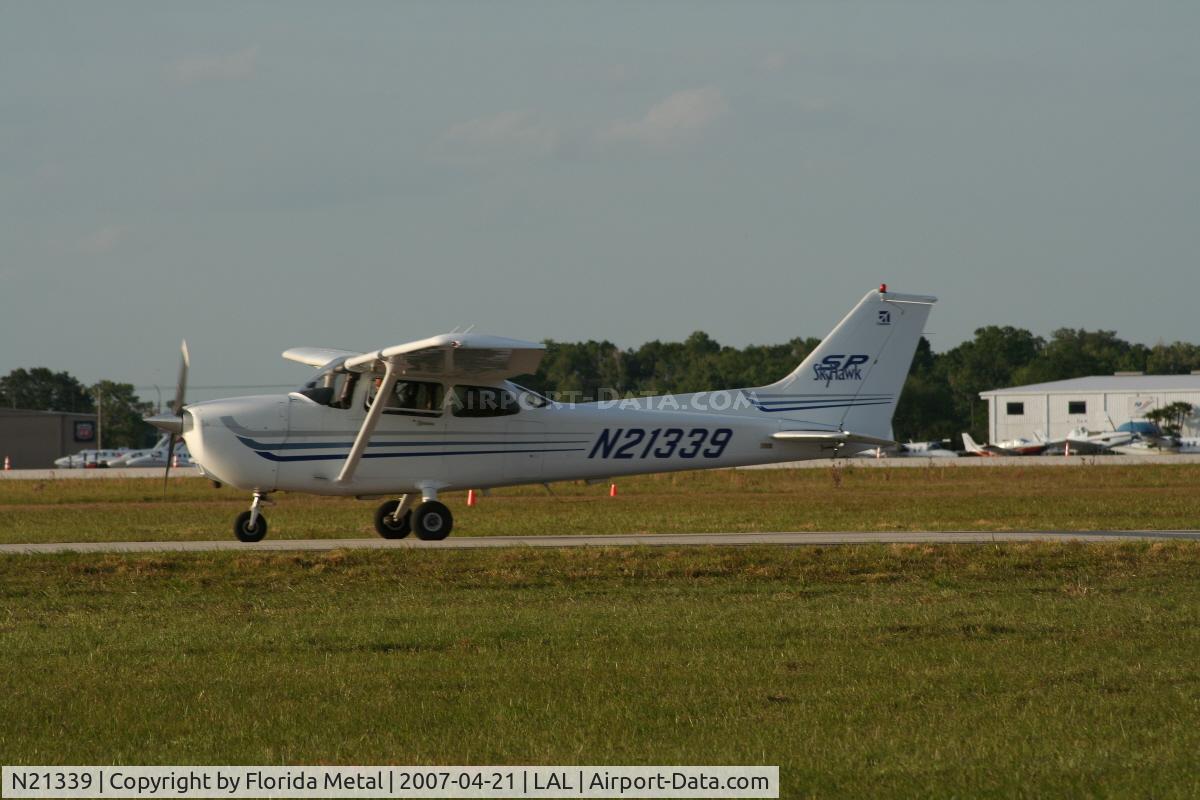 N21339, 2003 Cessna 172S C/N 172S9551, C172S