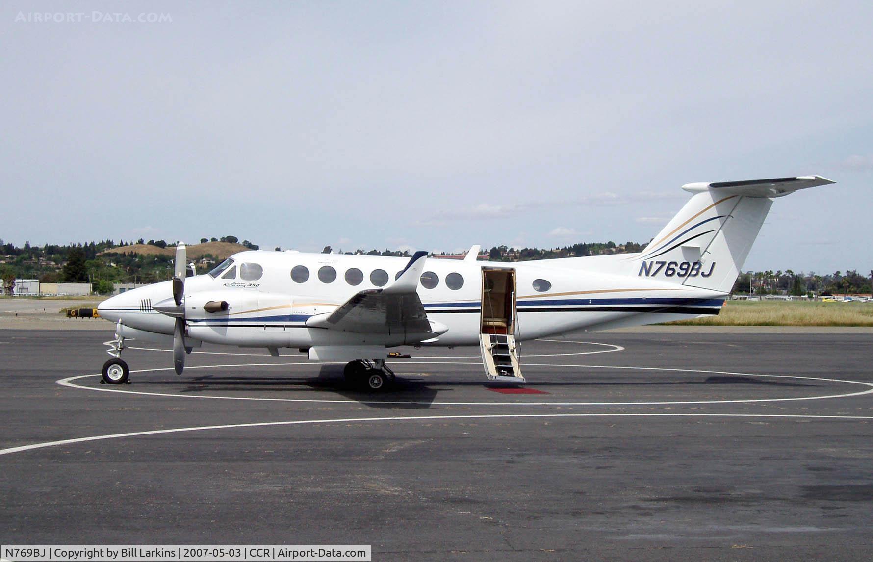 N769BJ, 1997 Raytheon Aircraft Company B300 C/N FL-156, Visitor from Kansas.