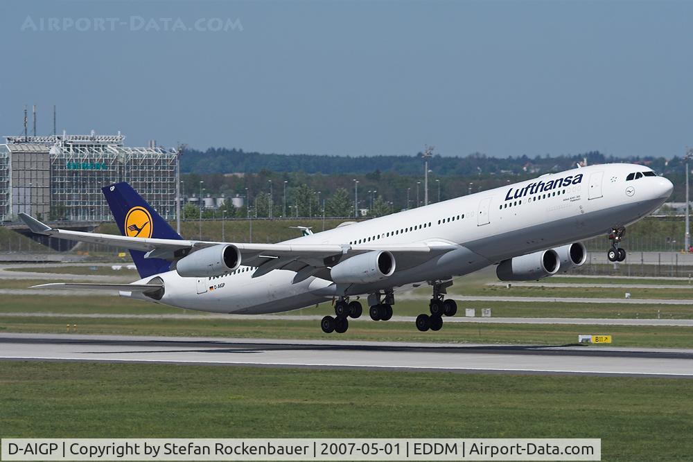 D-AIGP, 1998 Airbus A340-313X C/N 252, LH 340-300 departing.