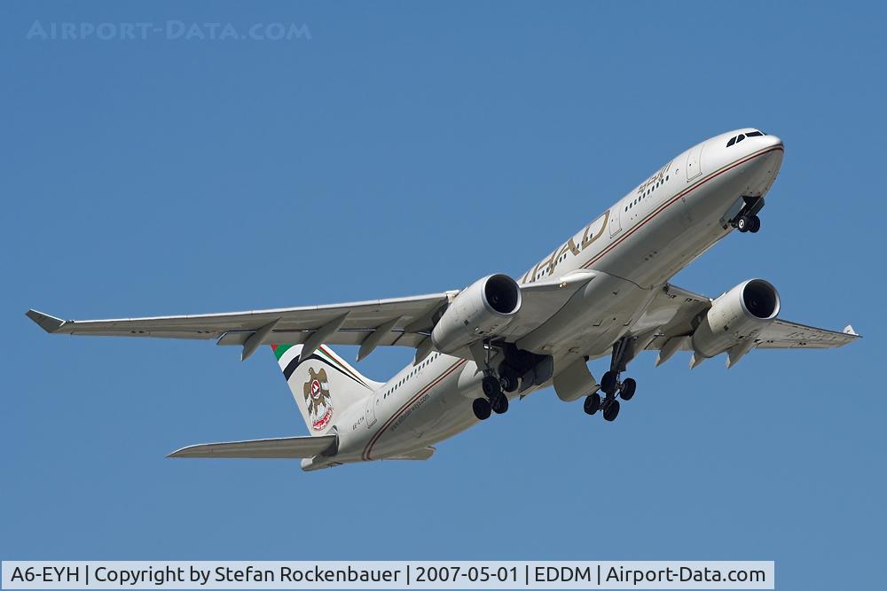 A6-EYH, 2006 Airbus A330-243 C/N 729, Etihad A330.