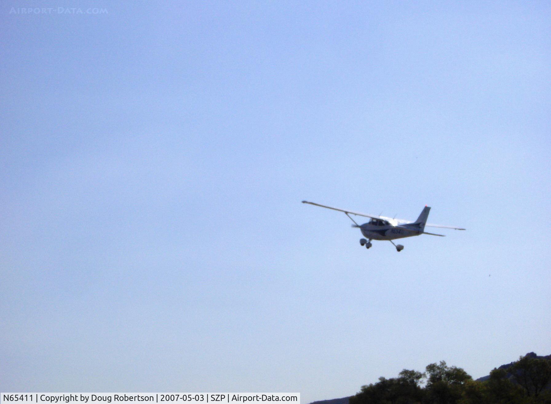 N65411, 2004 Cessna 172S C/N 172S9714, 2004 Cessna 172S SKYHAWK II SP, Lycoming IO-360-L2A 180 Hp, takeoff climb Rwy 04