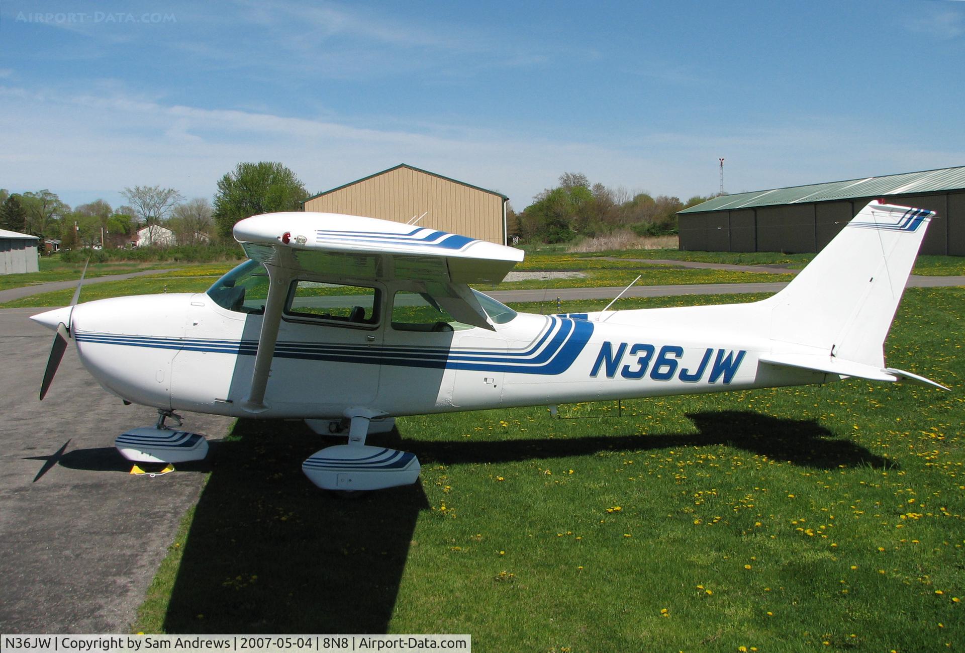 N36JW, 1975 Cessna 172M C/N 17265589, Sweet C-172