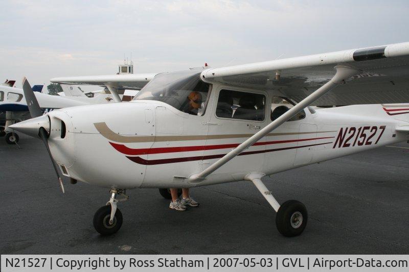 N21527, 2003 Cessna 172S C/N 172S9449, Cessna Skyhawk N21527