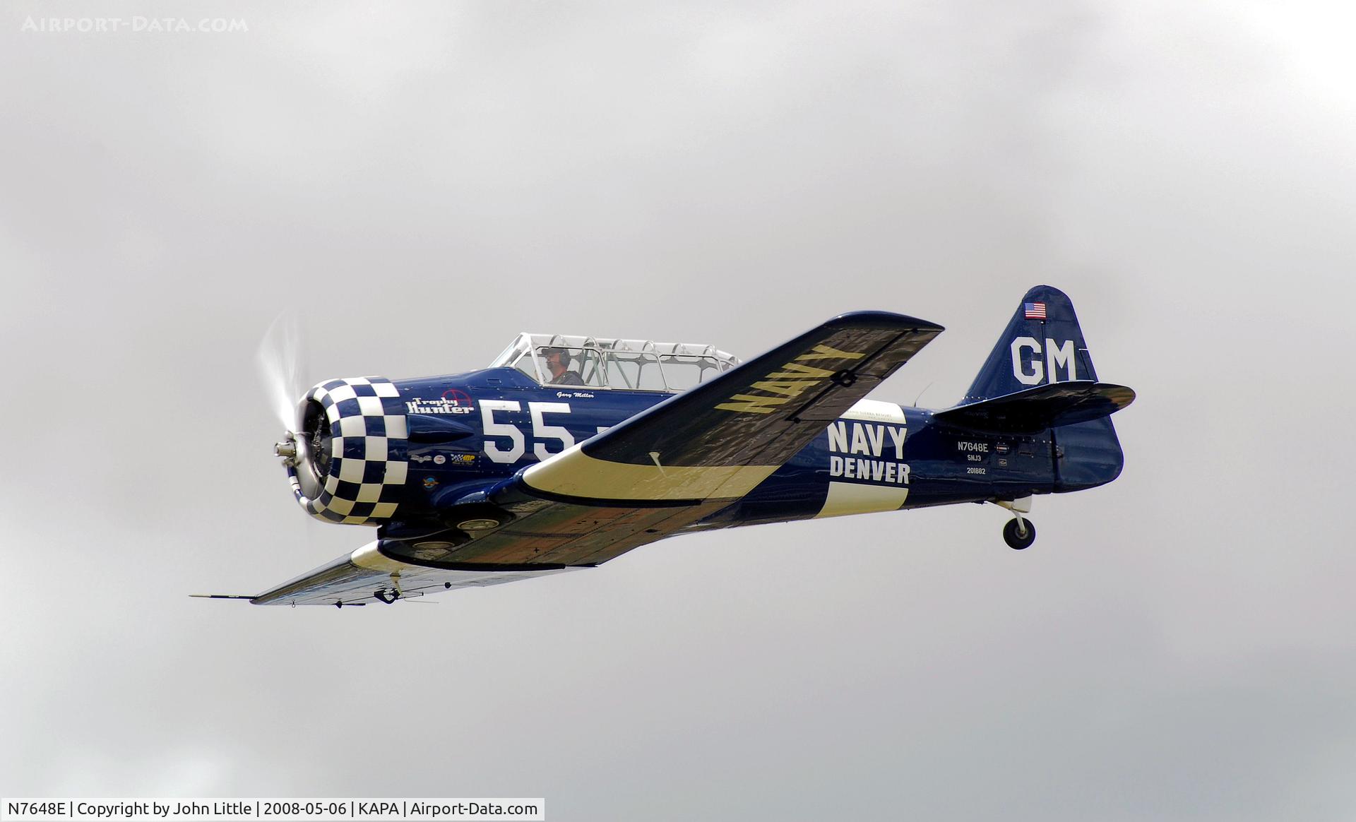 N7648E, 1942 North American SNJ-3 Texan C/N 78-6987, T6 landing 17L