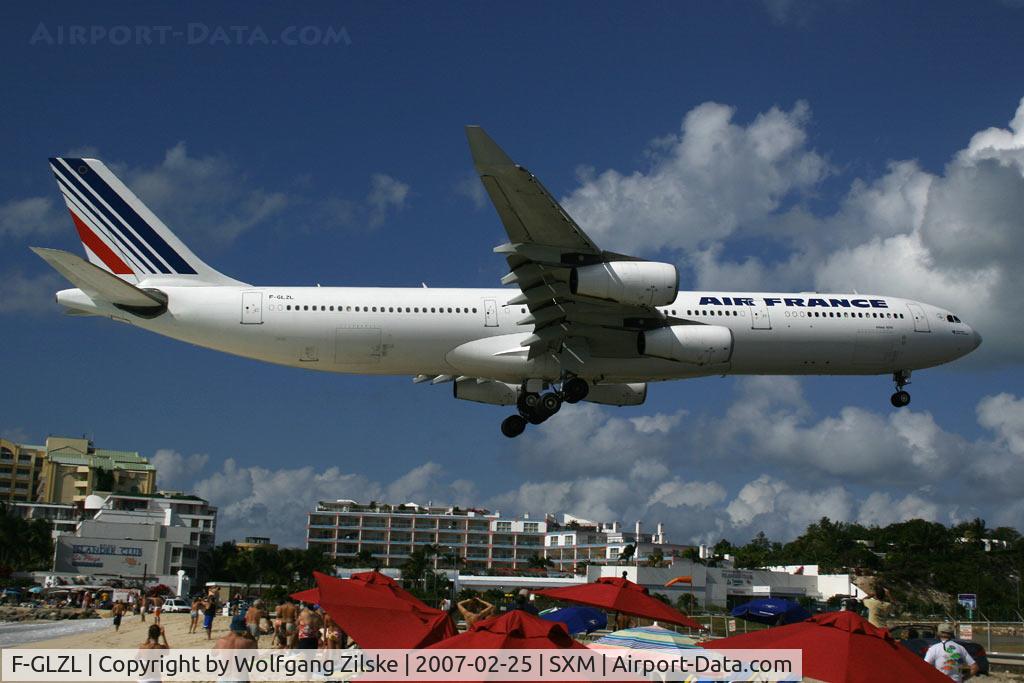 F-GLZL, 1998 Airbus A340-313X C/N 210, visitor