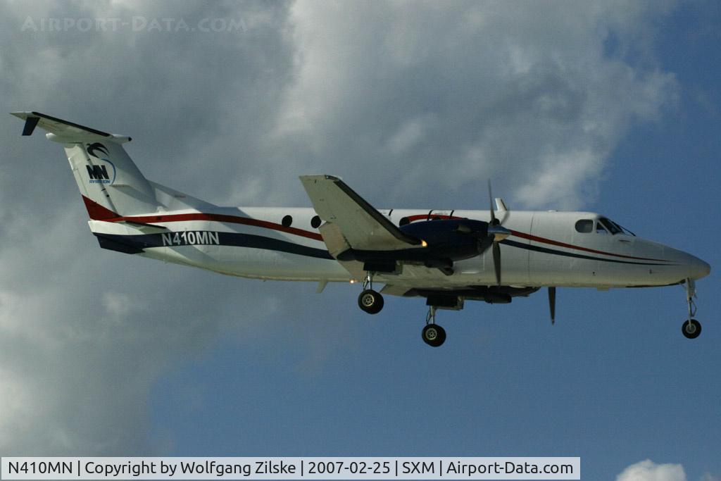 N410MN, 1991 Beech 1900C C/N UC-167, visitor