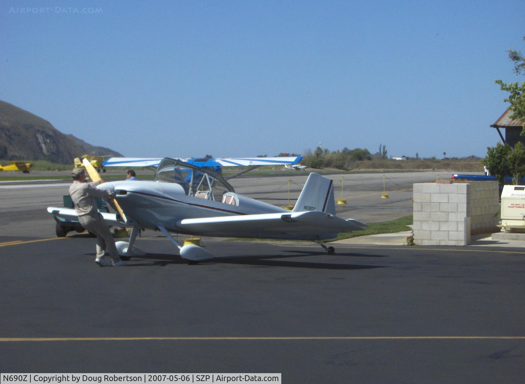 N690Z, 1992 Vans RV-4 C/N 2029, 1992 Kalisz VAN's RV-4, Lycoming O&VO-360 180 Hp, after refueling