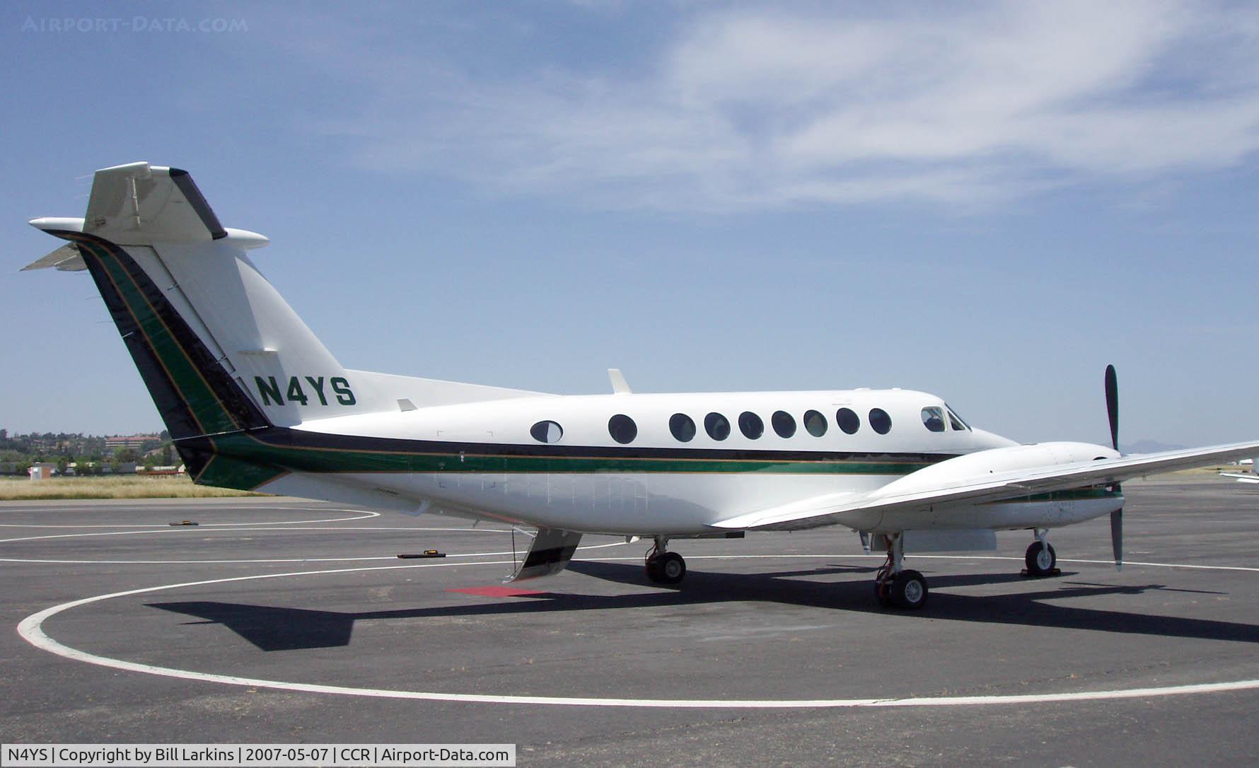 N4YS, 1992 Beech B300 King Air C/N FL-82, Visitor