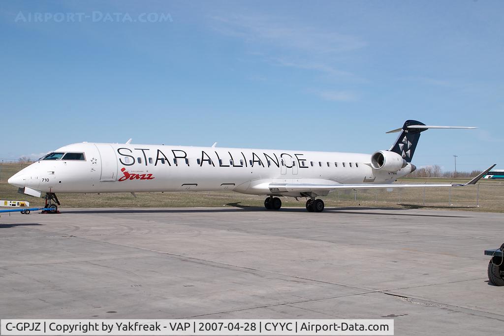 C-GPJZ, 2005 Canadair CRJ-705ER (CL-600-2D15) Regional Jet C/N 15055, Jazz Canadair Regionaljet 900 in Star Alliance colros