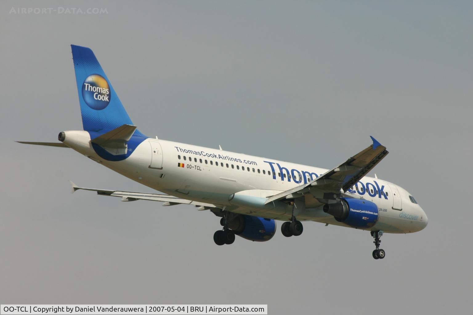 OO-TCL, 1994 Airbus A320-212 C/N 436, flight FQ5485 is descending to rwy 02