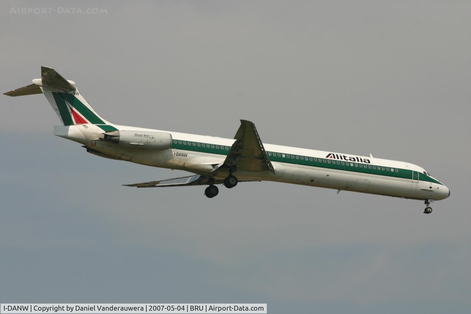 I-DANW, 1992 McDonnell Douglas MD-82 (DC-9-82) C/N 53206, flight AZ146 is descending to rwy 02