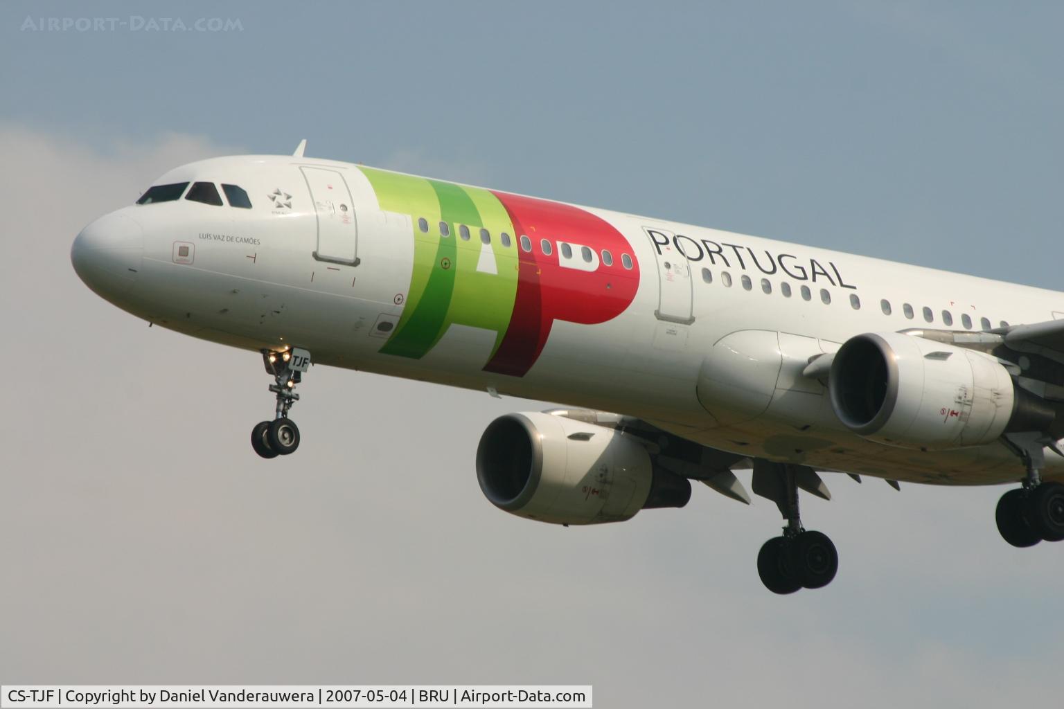 CS-TJF, 2000 Airbus A321-211 C/N 1399, arrival of 