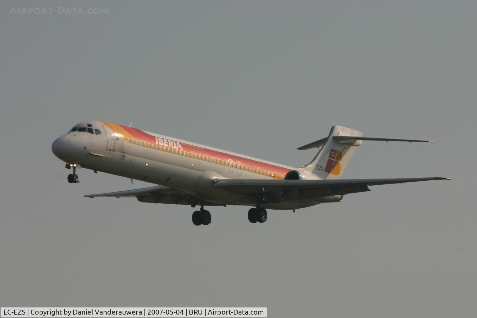 EC-EZS, 1990 McDonnell Douglas MD-87 (DC-9-87) C/N 49843, arrival of 