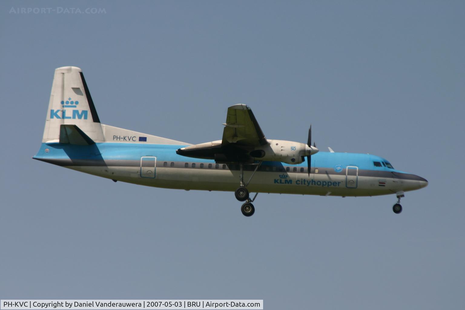 PH-KVC, 1990 Fokker 50 C/N 20191, flight KL1725 is descending to rwy 02