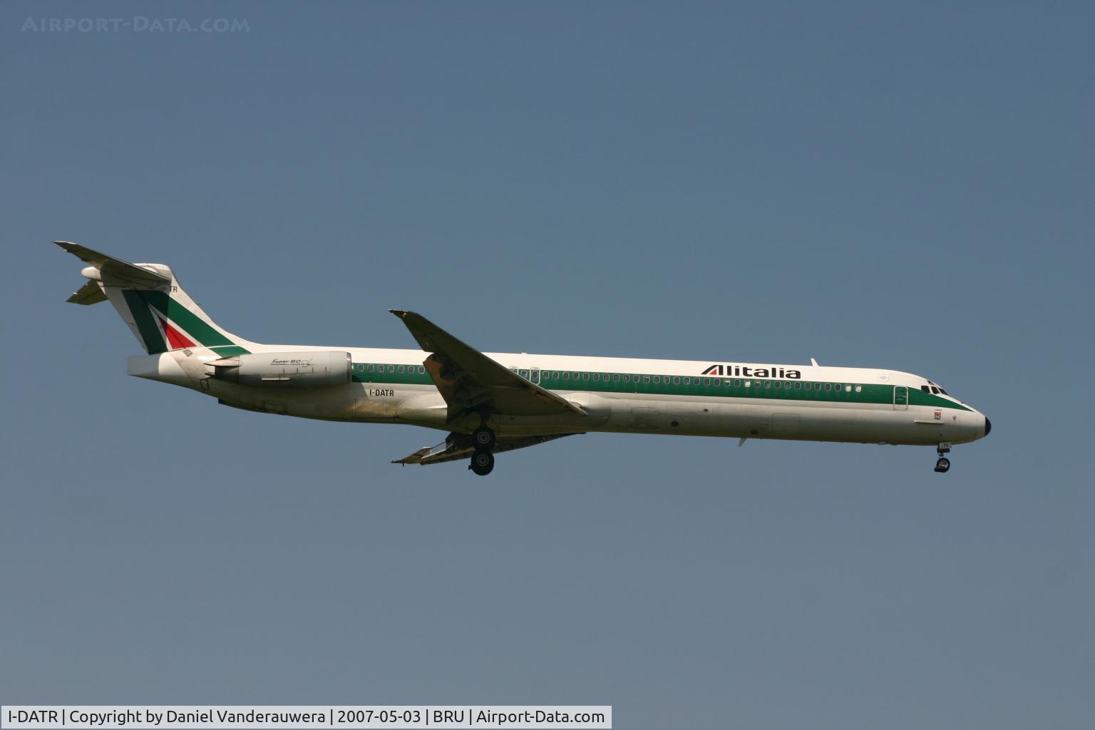 I-DATR, 1995 McDonnell Douglas MD-82 (DC-9-82) C/N 53234, flight AZ156 is descending to rwy 02