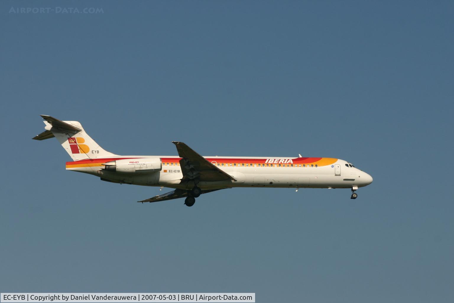 EC-EYB, 1990 McDonnell Douglas MD-87 (DC-9-87) C/N 49838, flight IB3216 is descending to rwy 02