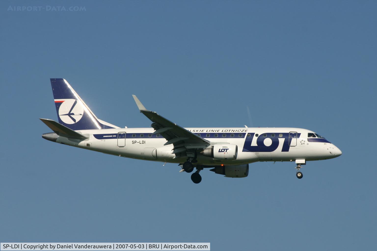 SP-LDI, 2005 Embraer 170LR (ERJ-170-100LR) C/N 17000073, flight LO235 is descending to rwy 02