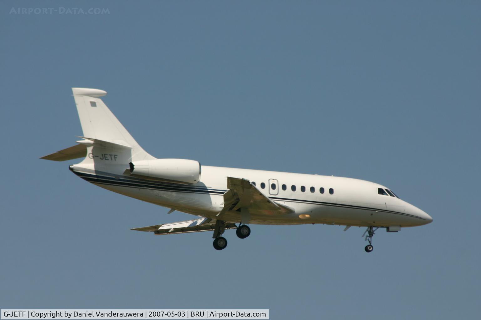 G-JETF, 2006 Dassault Falcon 2000EX C/N 078, just before landing on rwy 02