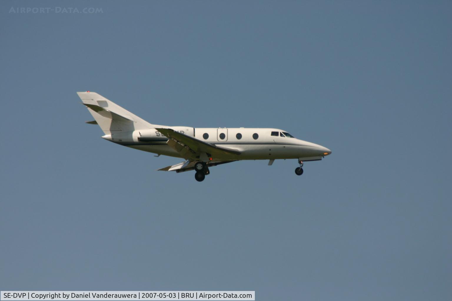 SE-DVP, 1991 Dassault Falcon 10 C/N 224, descending to rwy 02