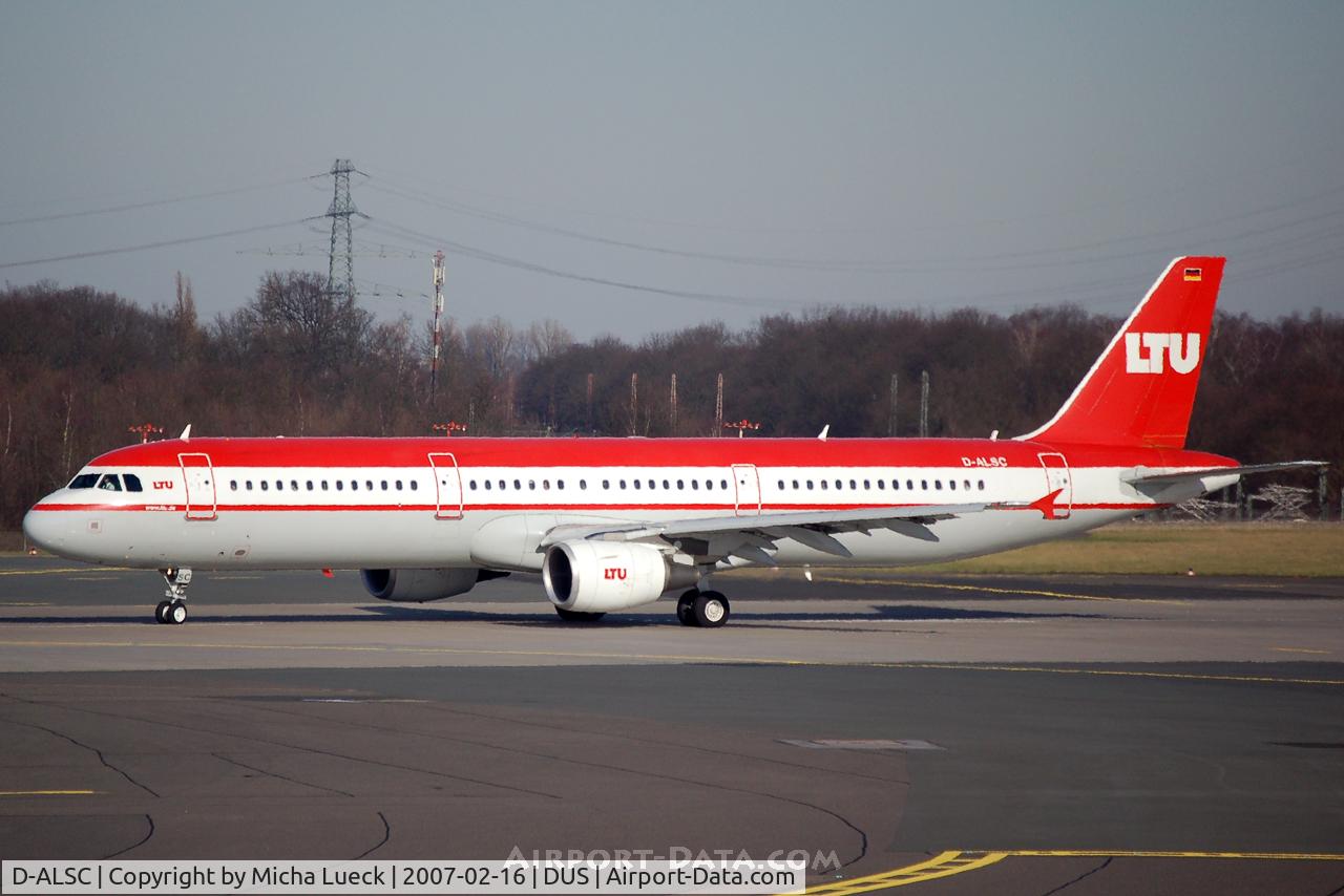 D-ALSC, 2003 Airbus A321-211 C/N 2005, Turning on the the runway for take off