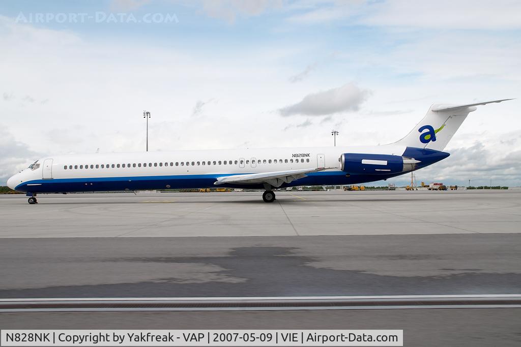 N828NK, 1988 McDonnell Douglas MD-83 (DC-9-83) C/N 49823, Mapjets MD80
