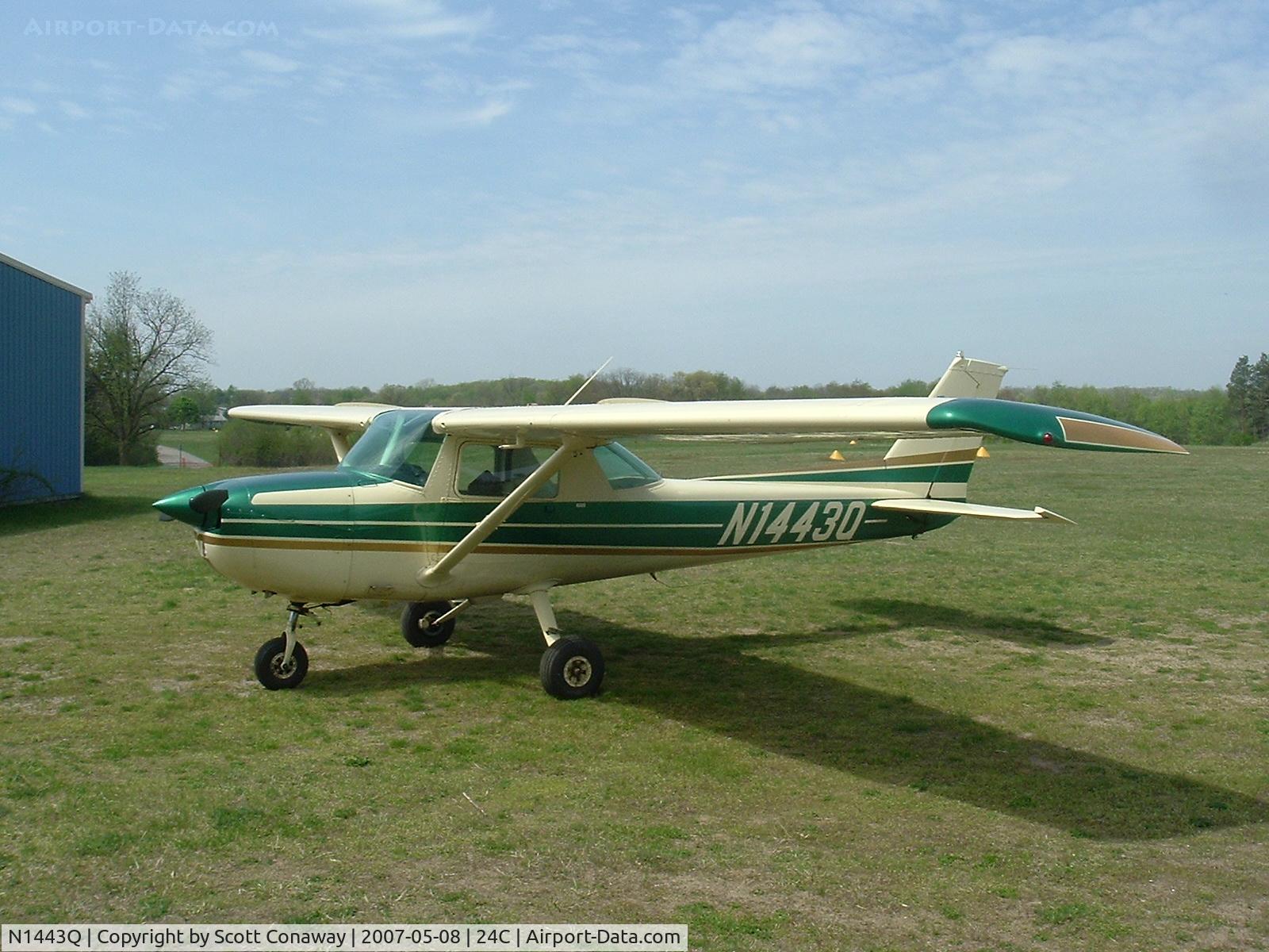 N1443Q, 1971 Cessna 150L C/N 15072743, PreFlight