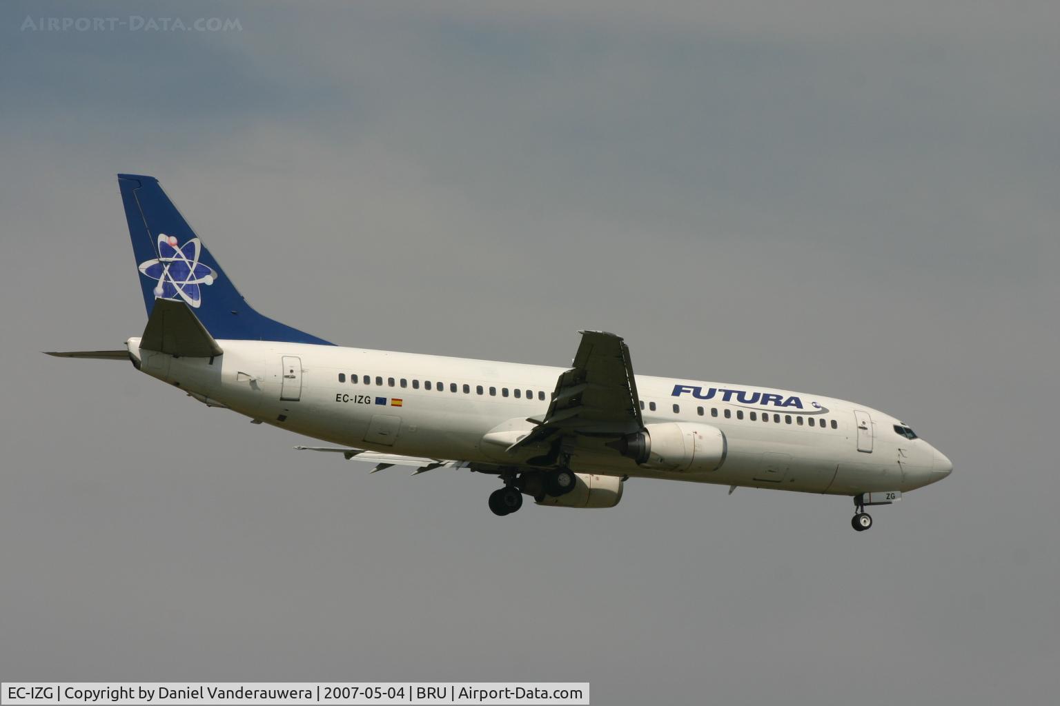 EC-IZG, 1994 Boeing 737-46J C/N 27213, flight JAF5358 is descending to rwy 02