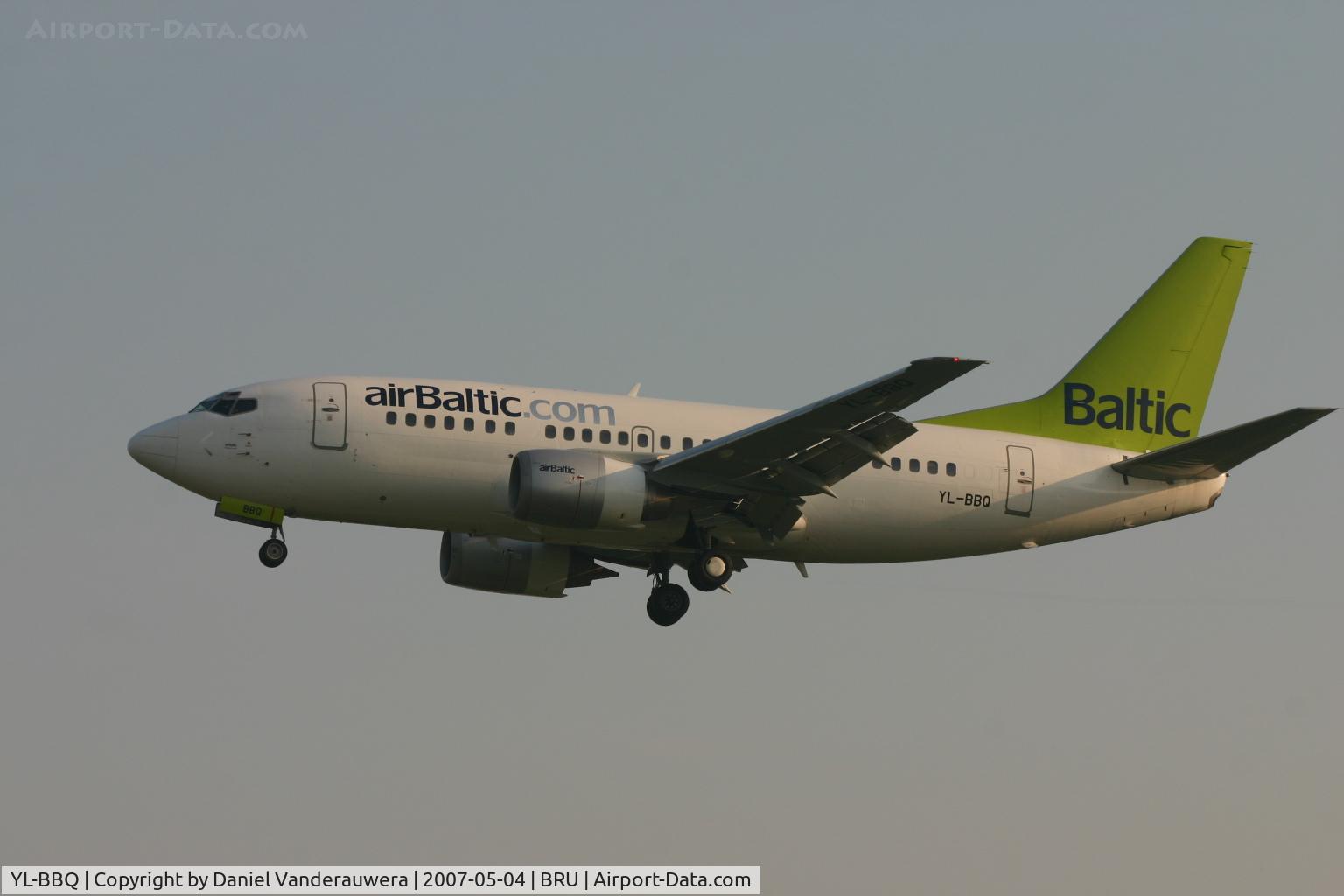 YL-BBQ, 1992 Boeing 737-522 C/N 26691, early arrival of flight BT601